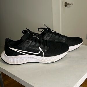 Black and white Nike Air Zoom